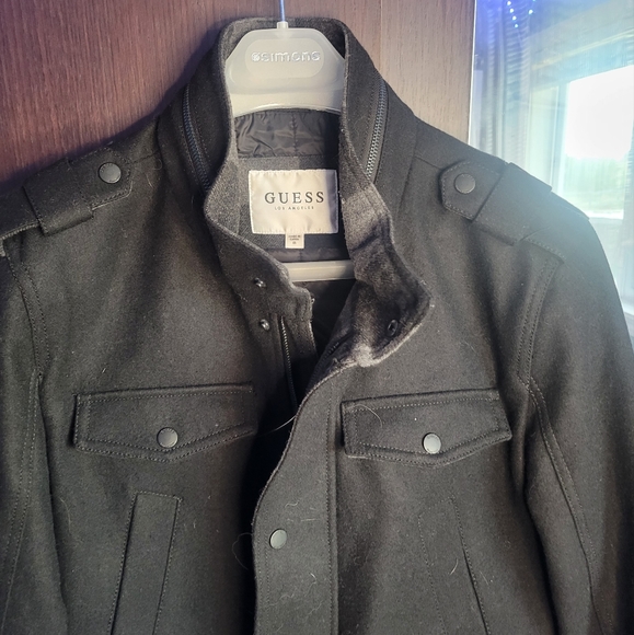 medium sized GUESS winter jacket mens. - Picture 2 of 5